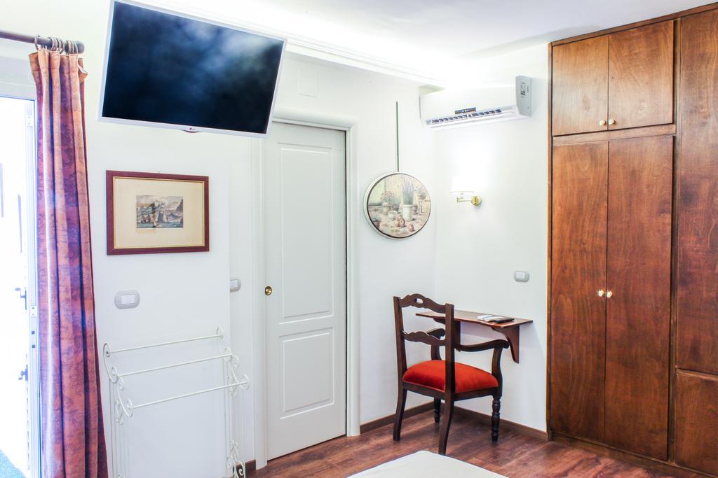 96 Guest House Ρέτζιο ντι Καλάμπρια Δωμάτιο φωτογραφία
